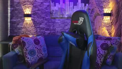 Karen  online show from October 3, 2025, 7:22 pm