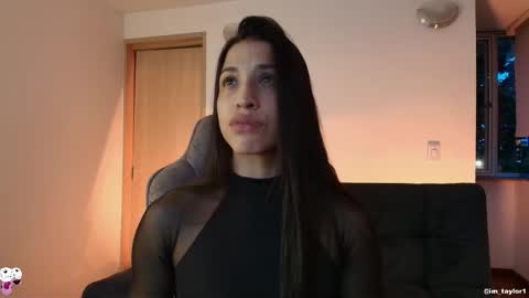 TAYLOR  online show from November 21, 2025, 10:52 pm