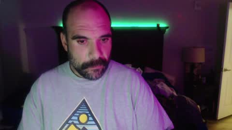 I use to be imeverythingandnothing online show from December 6, 2024, 2:46 am