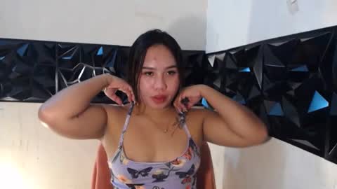 in_yourbitchmommy online show from September 10, 2025, 10:26 am