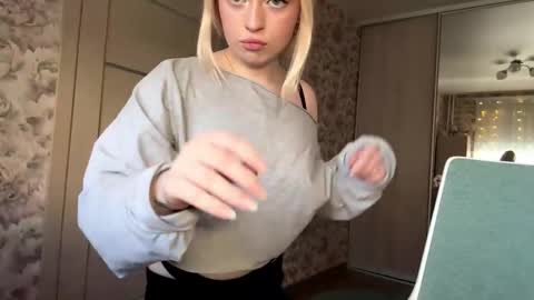 Lola online show from March 14, 2026, 11:48 am