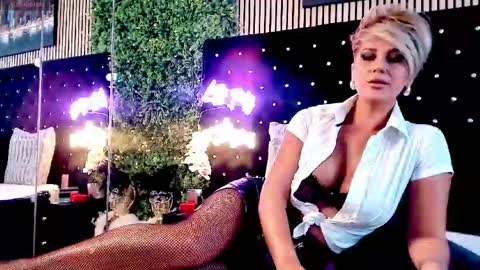 inanna_ishtar1 online show from October 14, 2025, 9:43 am