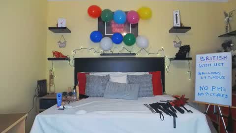 inannalove online show from December 12, 2024, 1:49 pm