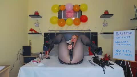 inannalove online show from March 10, 2025, 1:43 pm