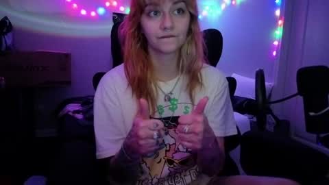 Inarafoxx online show from May 19, 2026, 1:33 am