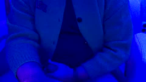 Inchesofhappiness7 online show from October 26, 2025, 11:49 am