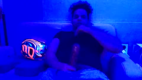 Inchesofhappiness7 online show from November 1, 2025, 10:28 am