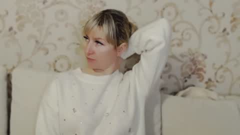 incredible_ariela online show from January 2, 2025, 2:24 pm