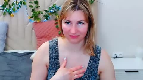 Snapshot of incredible_ariela chatting on April 11, 2026, 12:37 am incredible_ariela online show from April 11, 2026, 12:37 am