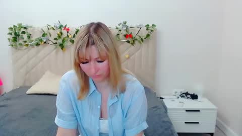 Snapshot of incredible_ariela chatting on May 8, 2026, 9:25 am incredible_ariela online show from May 8, 2026, 9:25 am