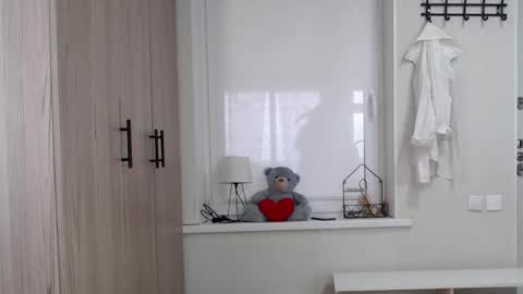 Della online show from October 21, 2025, 8:26 am