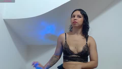 incubus_couple1 online show from November 27, 2025, 12:18 pm