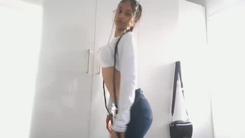 Snapshot of indanbella19 chatting on April 24, 2026, 5:10 am indanbella19 online show from April 24, 2026, 5:10 am