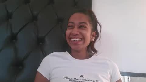 Snapshot of indanbella19 chatting on May 15, 2026, 5:14 am indanbella19 online show from May 15, 2026, 5:14 am