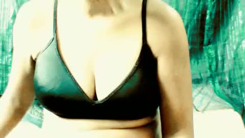 indian_spice_girl online show from March 25, 2026, 6:41 am