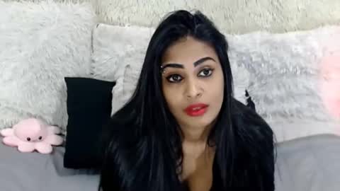 Jazmin online show from May 15, 2026, 11:45 pm