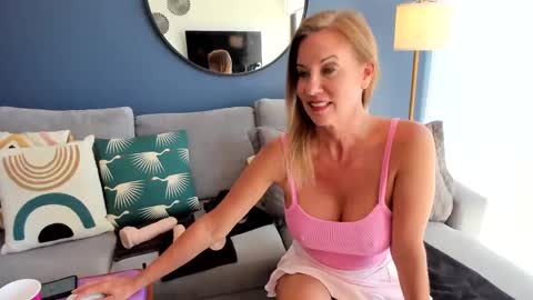 IndianaCooper - Showtimes - Mon-Fri 12pm and 930PM CST SatSun 930pm CST online show from September 29, 2025, 3:39 pm