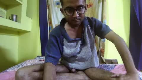 Snapshot of indiancumking chatting on December 13, 2024, 9:24 am inindiancumking online show from December 13, 2024, 9:24 am