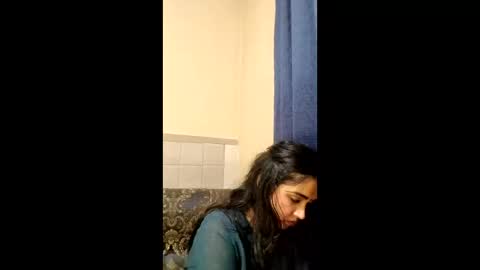 indiancutiexo online show from April 25, 2026, 9:23 pm