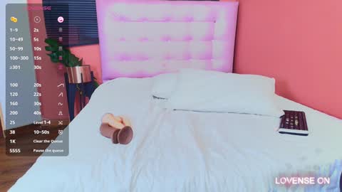 LITTLE AINHOA  online show from December 23, 2024, 10:44 pm