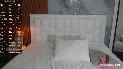 LITTLE AINHOA  online show from December 30, 2024, 7:42 pm