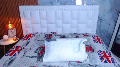 LITTLE AINHOA  online show from January 20, 2025, 7:46 pm