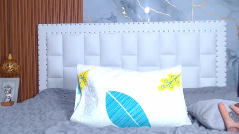 LITTLE AINHOA  online show from January 22, 2025, 8:17 pm