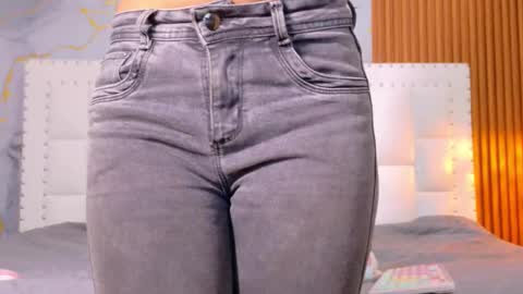 LITTLE AINHOA  online show from September 16, 2025, 7:48 pm