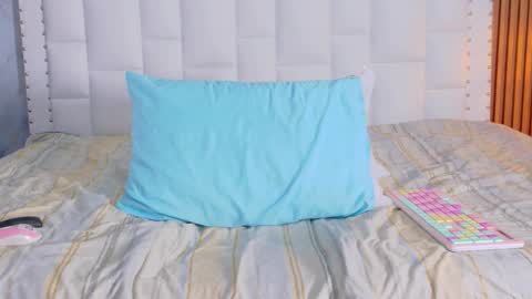 LITTLE AINHOA  online show from October 24, 2025, 7:32 pm