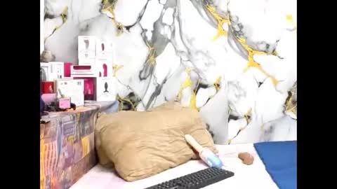 Snapshot of indiandesire4u69 chatting on May 8, 2026, 4:29 am Lia online show from May 8, 2026, 4:29 am