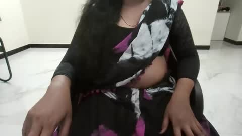 indiangirl2see online show from October 12, 2025, 4:17 pm