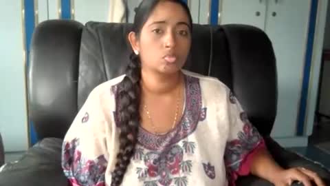 Indianpalgal69 online show from December 10, 2024, 11:54 am