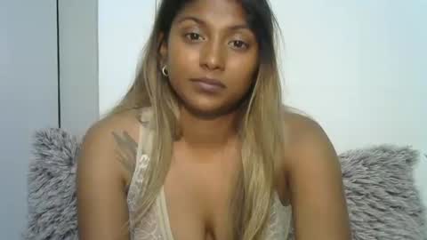 indianqtpie6 online show from November 6, 2025, 6:20 pm