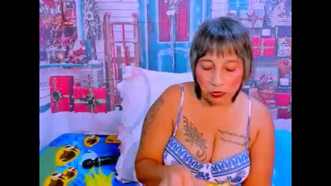 indianroxy27 online show from December 19, 2025, 5:53 pm