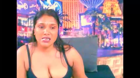 indiansexylady4u online show from September 8, 2025, 6:29 pm