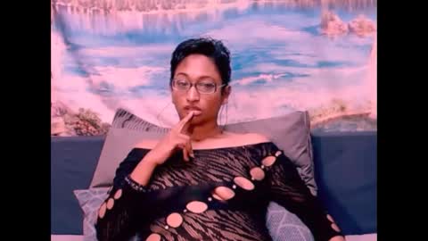 Shreya online show from December 17, 2024, 9:05 pm