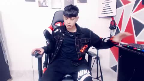 Snapshot of indomitablebeast chatting on November 17, 2025, 12:27 am matias online show from November 17, 2025, 12:27 am