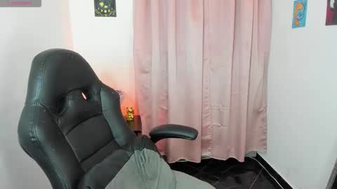 Snapshot of indra_cam chatting on February 5, 2026, 2:49 am Diana online show from February 5, 2026, 2:49 am