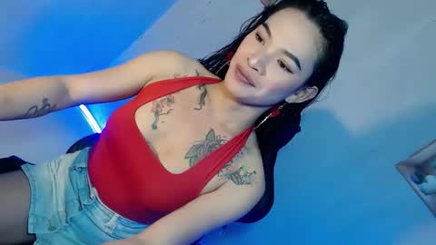 Snapshot of indra_mae chatting on April 11, 2026, 11:14 am Mae online show from April 11, 2026, 11:14 am