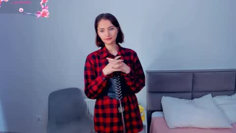 Kira online show from September 29, 2025, 4:06 am