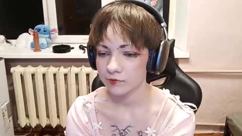 Keily online show from October 18, 2025, 7:03 pm