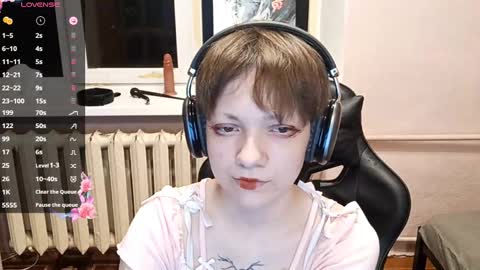 Keily online show from October 19, 2025, 4:07 pm