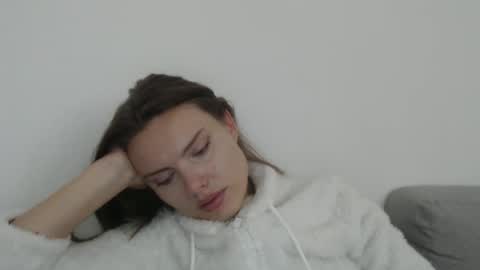 Sweet girl online show from October 1, 2025, 11:16 am