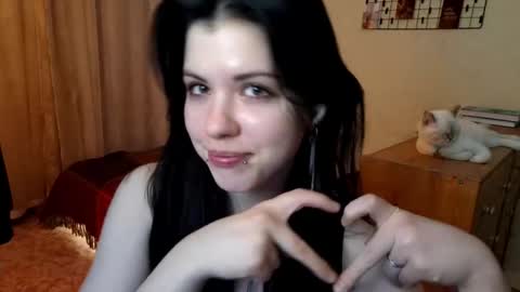 Mia online show from March 17, 2026, 3:26 pm