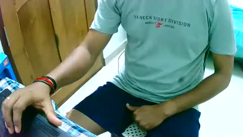 Snapshot of ingloriousuncut chatting on February 4, 2025, 11:38 pm Inglorious Hairy Uncut online show from February 4, 2025, 11:38 pm