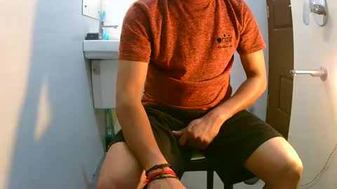 Snapshot of ingloriousuncut chatting on February 18, 2025, 8:36 pm Inglorious Hairy Uncut online show from February 18, 2025, 8:36 pm