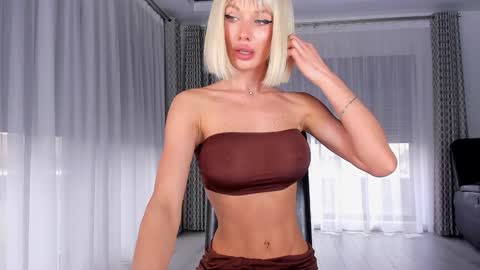 Snapshot of ingridblondy94 chatting on January 31, 2025, 11:35 am Ingrid online show from January 31, 2025, 11:35 am