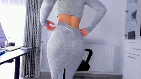 Snapshot of ingridblondy94 chatting on February 7, 2025, 8:22 am Ingrid online show from February 7, 2025, 8:22 am