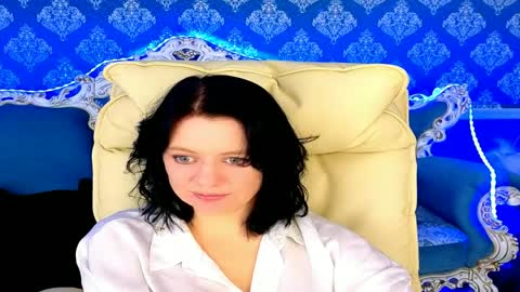 ingrit_tass online show from April 2, 2026, 1:20 pm