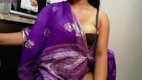 Snapshot of iniyalaboni chatting on February 19, 2026, 7:43 pm Iniya online show from February 19, 2026, 7:43 pm